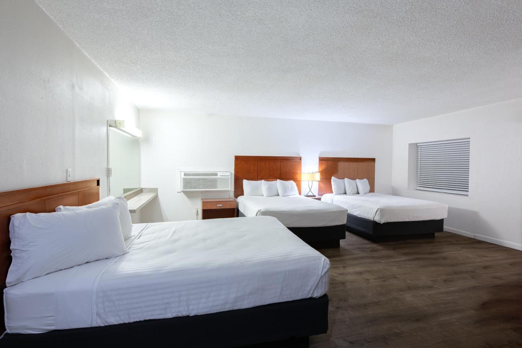 Travelodge By Wyndham Паркер Экстерьер фото